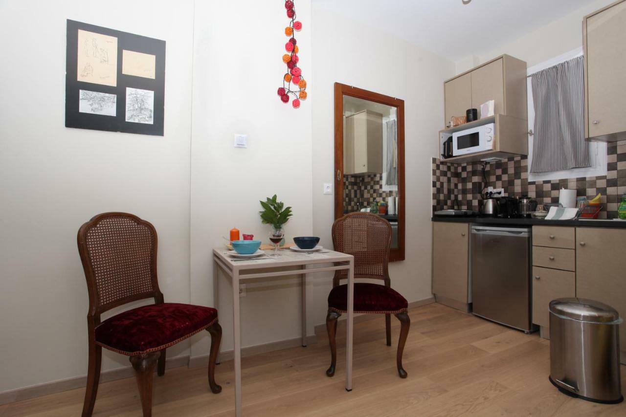 Stylish Studio Below The Acropolis Athens Exterior photo